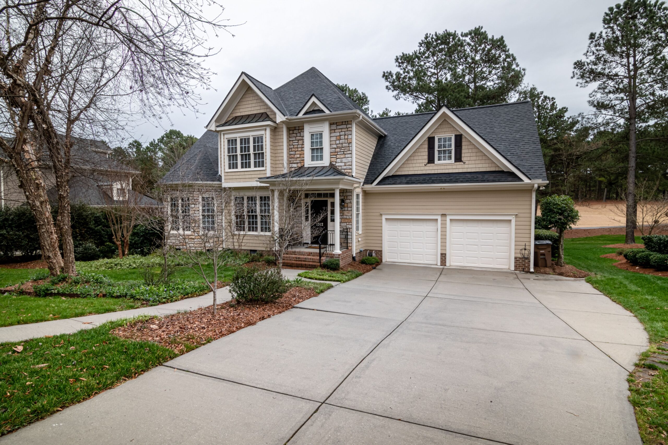service-1 pexels curtis adams 1694007 3935333